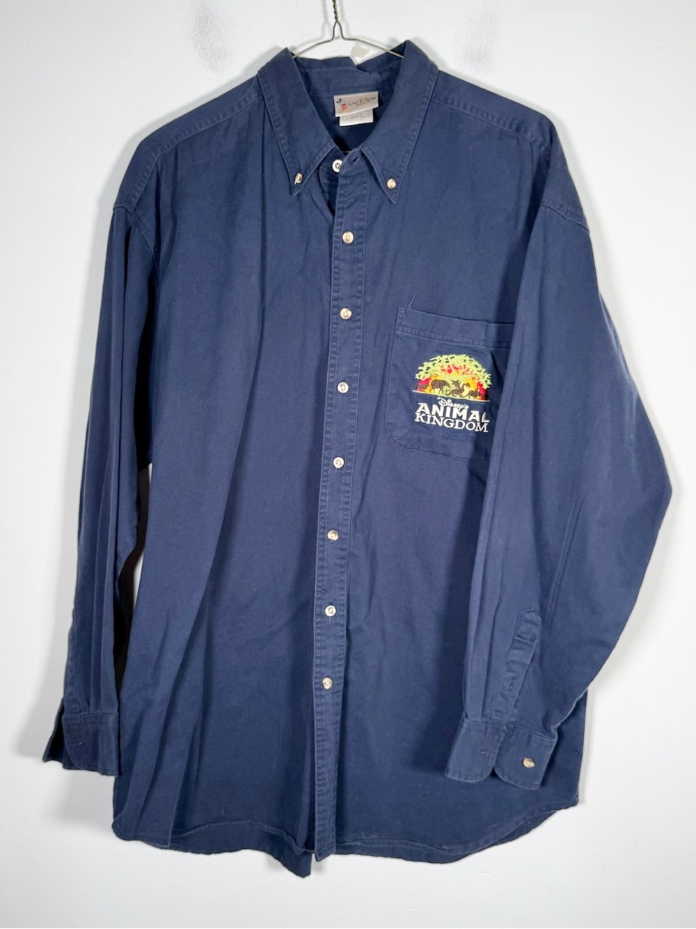 Disney Men’s Size Large 100% Cotton Button-Down Shirt Animal Kingdom Pocket